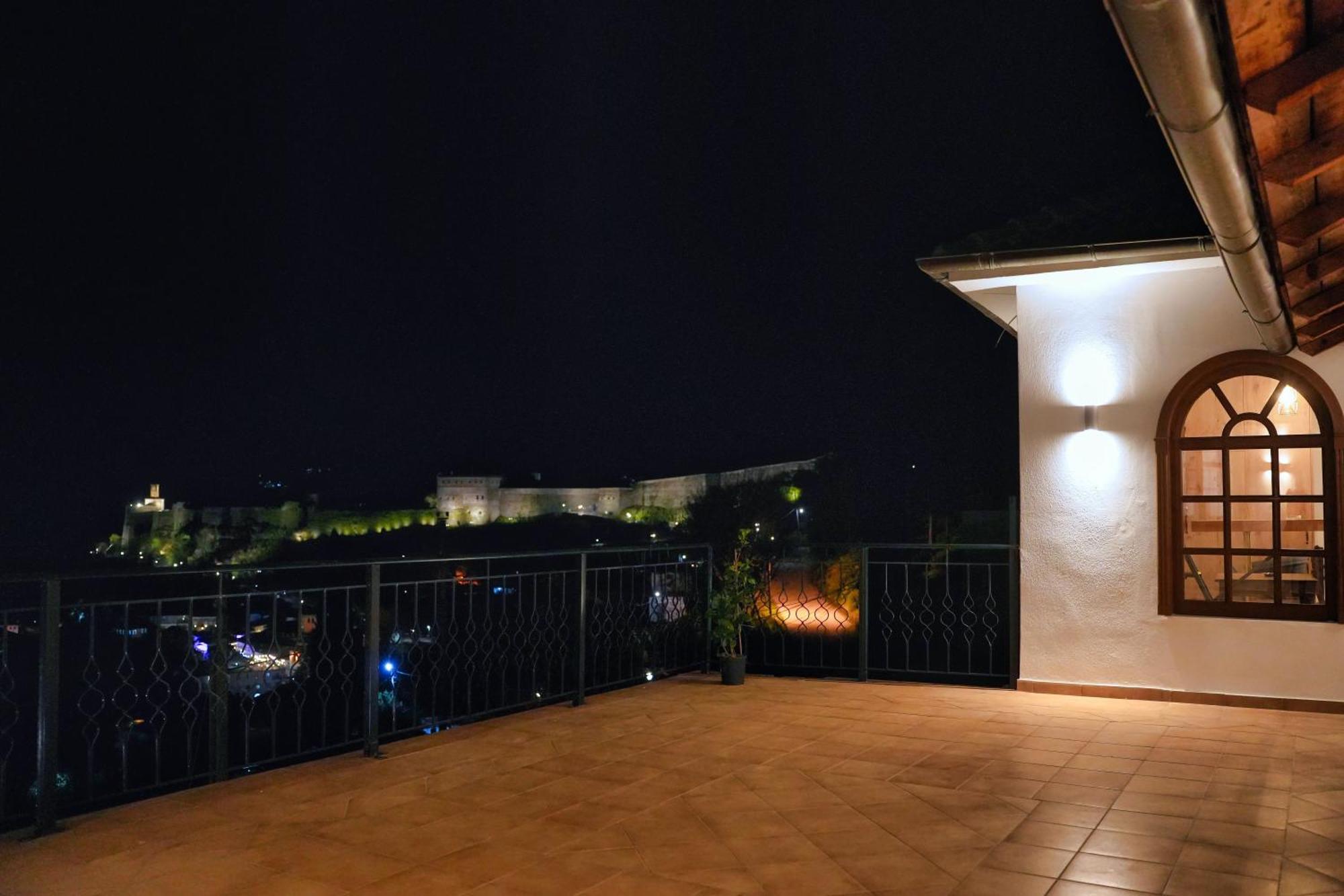 Emblematic House Apartment 4 Gjirokastër Buitenkant foto
