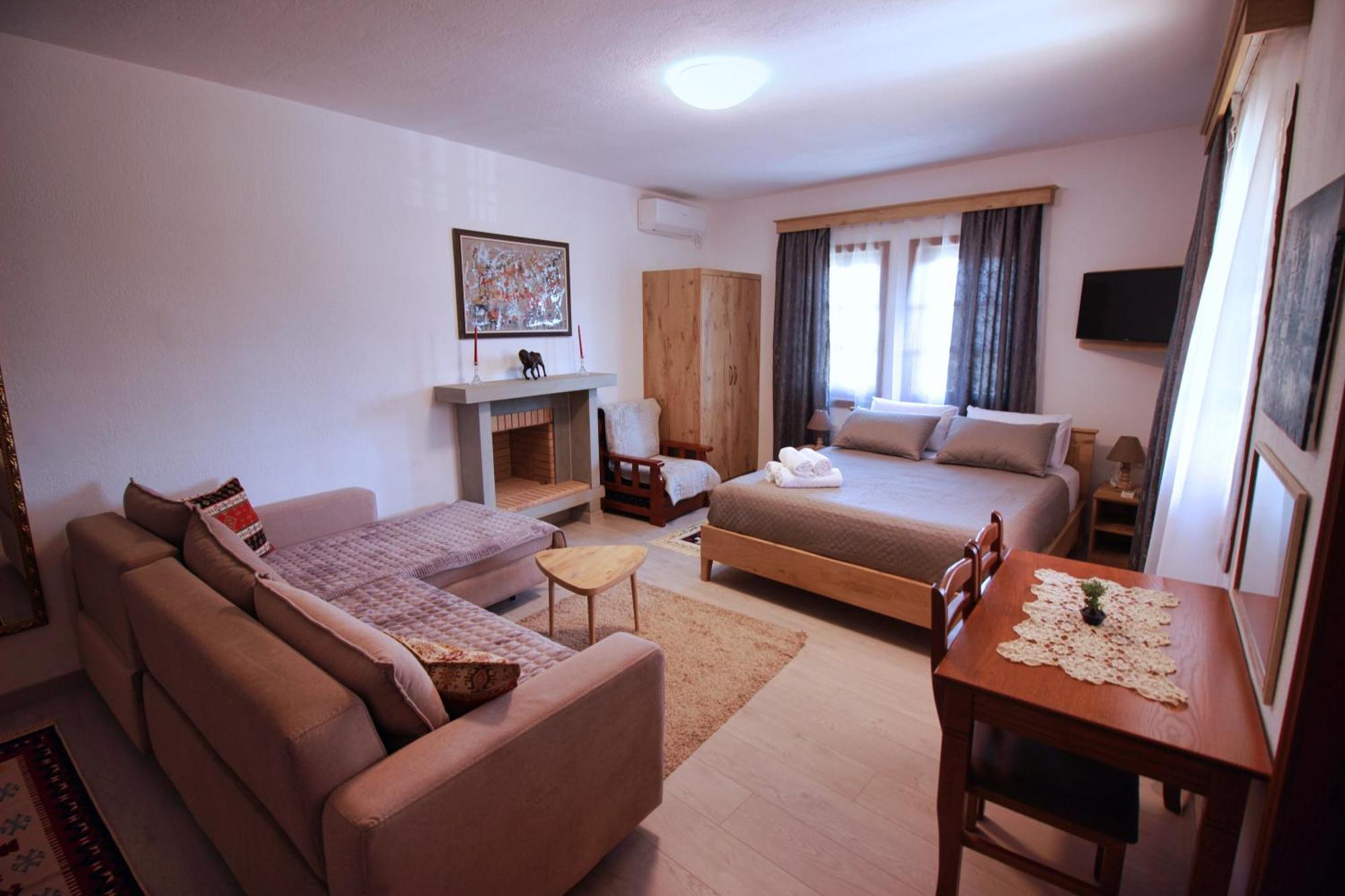 Emblematic House Apartment 4 Gjirokastër Buitenkant foto