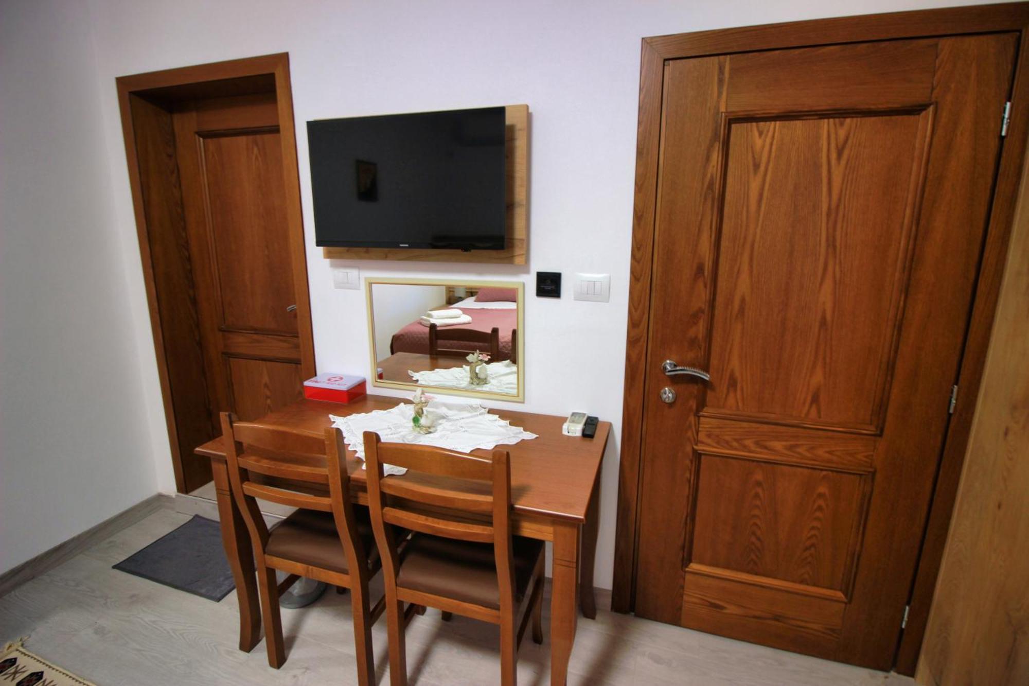 Emblematic House Apartment 4 Gjirokastër Buitenkant foto