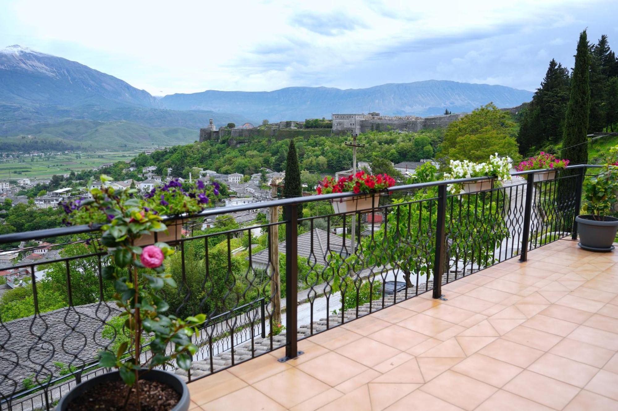 Emblematic House Apartment 4 Gjirokastër Buitenkant foto